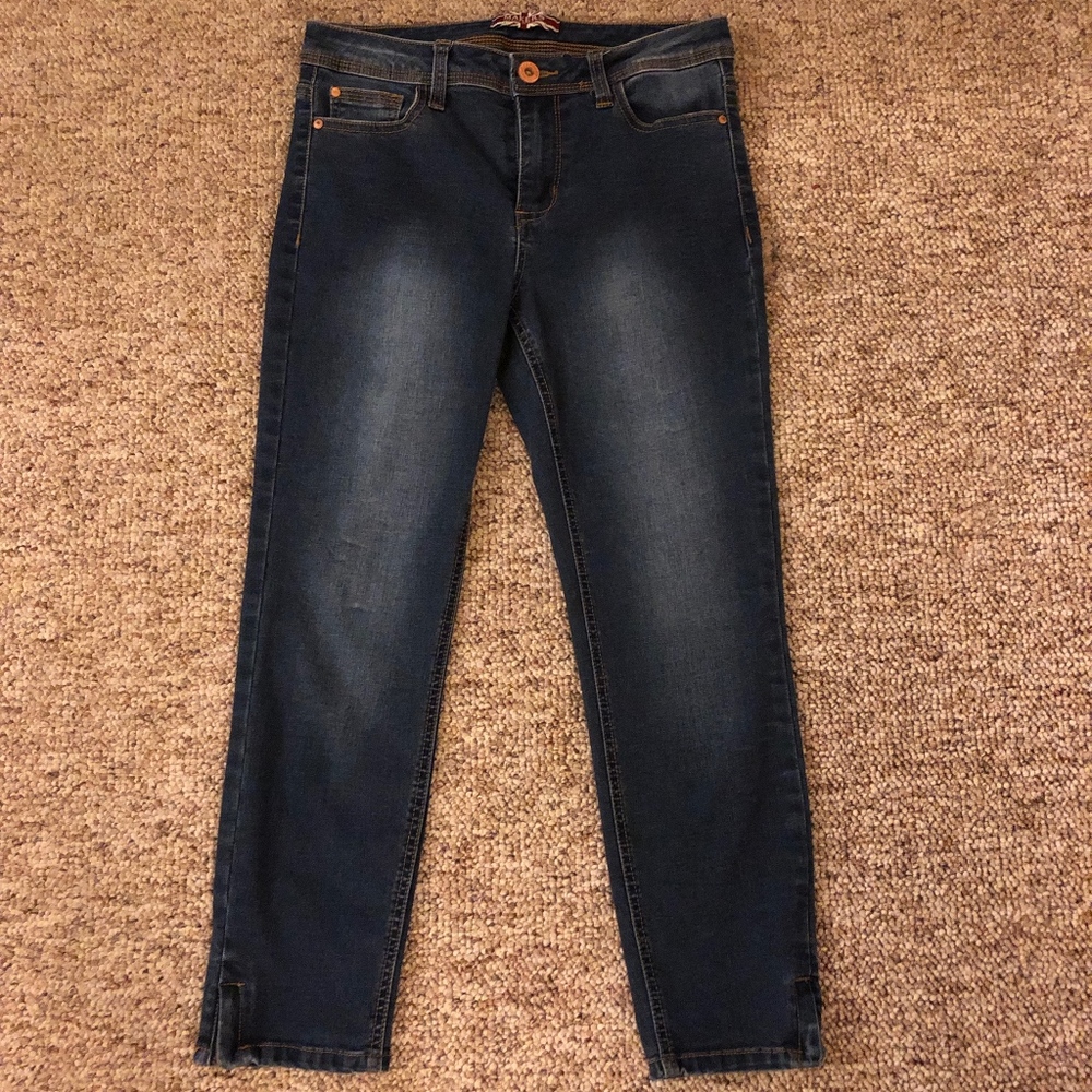 Makers Skinny Stretch Zip-Detail Capri Jeans